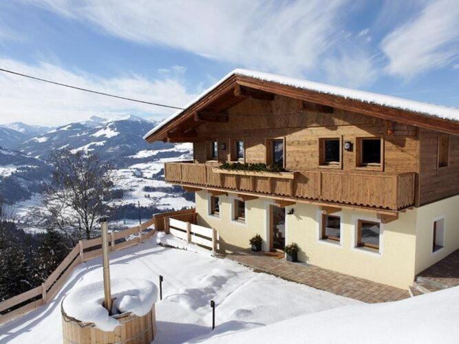 Chalet In Hopfgarten In Brixental With Hot Tub Villa Hopfgarten im Brixental Buitenkant foto