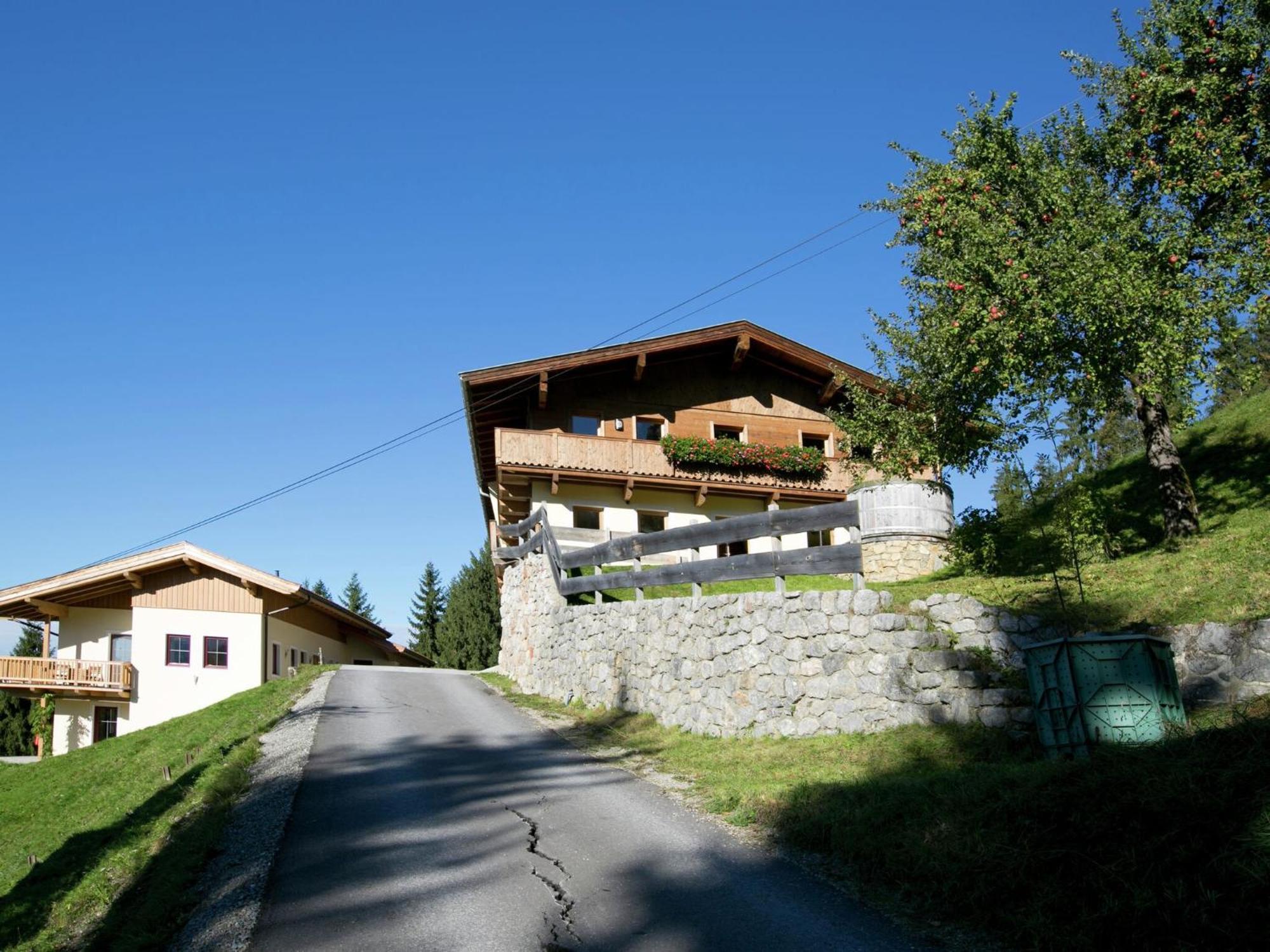 Chalet In Hopfgarten In Brixental With Hot Tub Villa Hopfgarten im Brixental Buitenkant foto