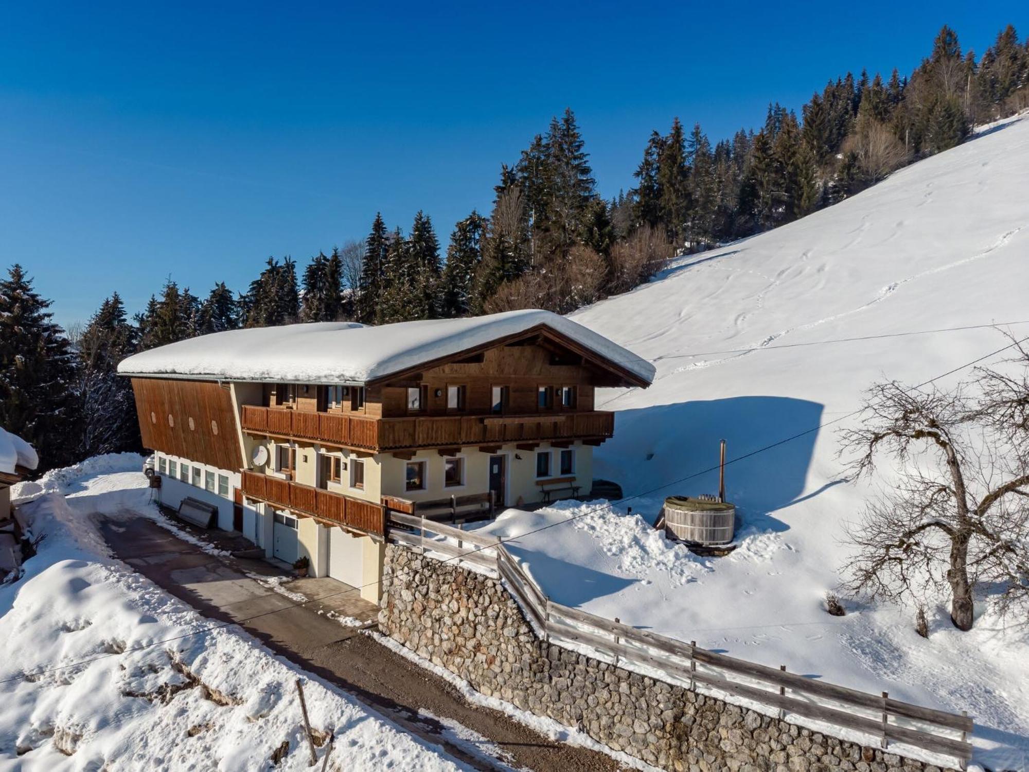 Chalet In Hopfgarten In Brixental With Hot Tub Villa Hopfgarten im Brixental Buitenkant foto