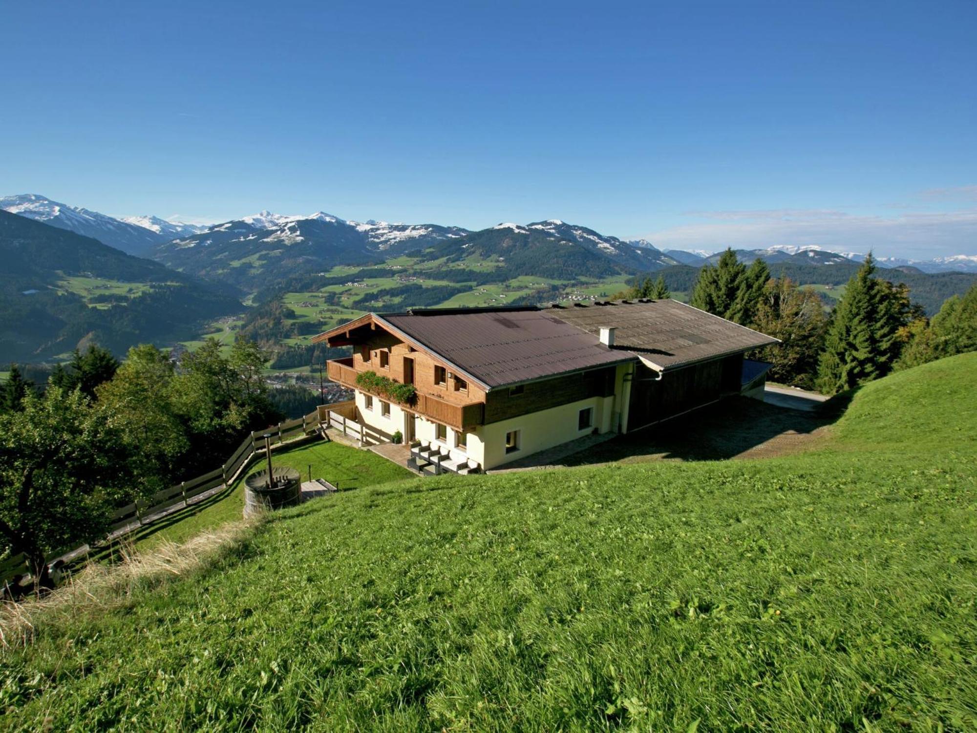 Chalet In Hopfgarten In Brixental With Hot Tub Villa Hopfgarten im Brixental Buitenkant foto